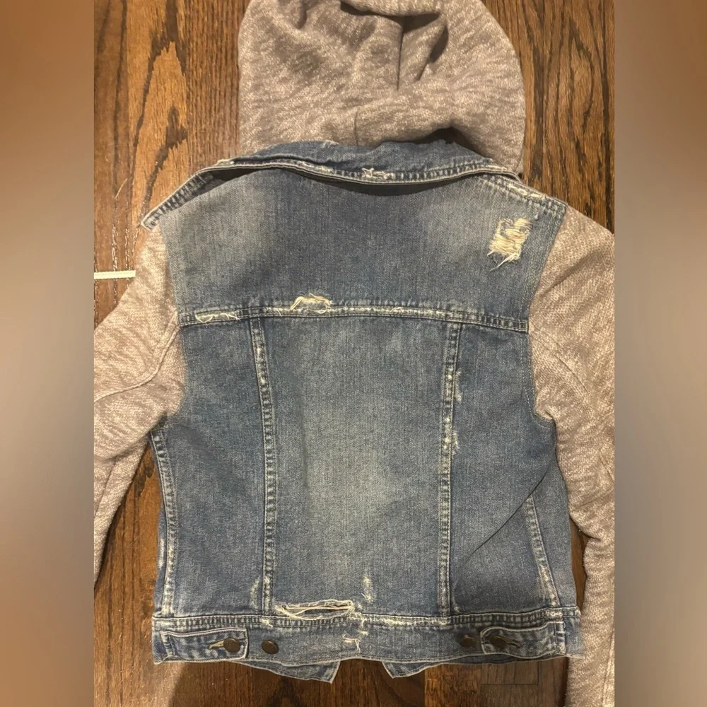 Free People distressed Denim Jacket with gray Sleeves - Picture 6 of 8